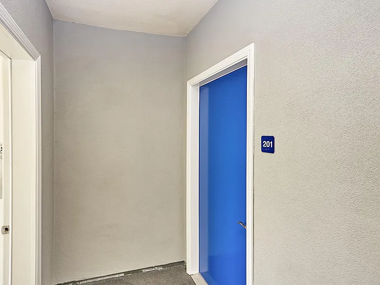 407 N Ardmore Ave #201 — Photo 15