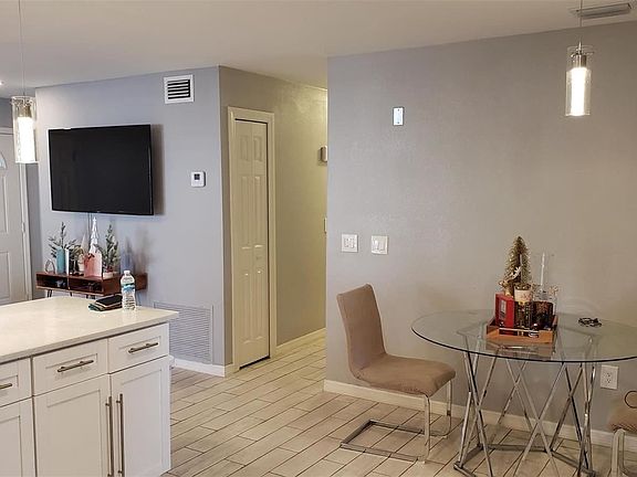 2nd image of 4641 Canna Dr