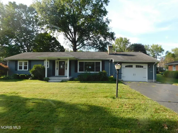 1217 Madison Rd, Fostoria, OH 44830