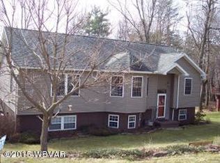 28 South Ln, Lock Haven, PA 17745