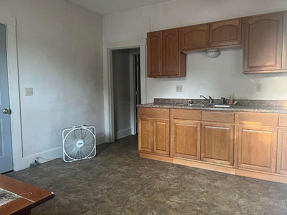 5th image of 708 Johnson Ave