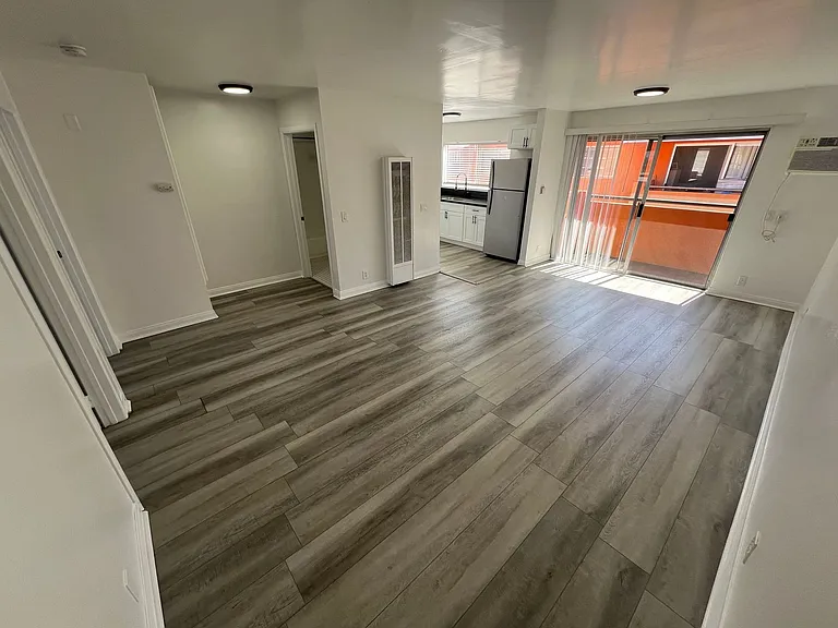 Villa Regency Apartments — Photo 59