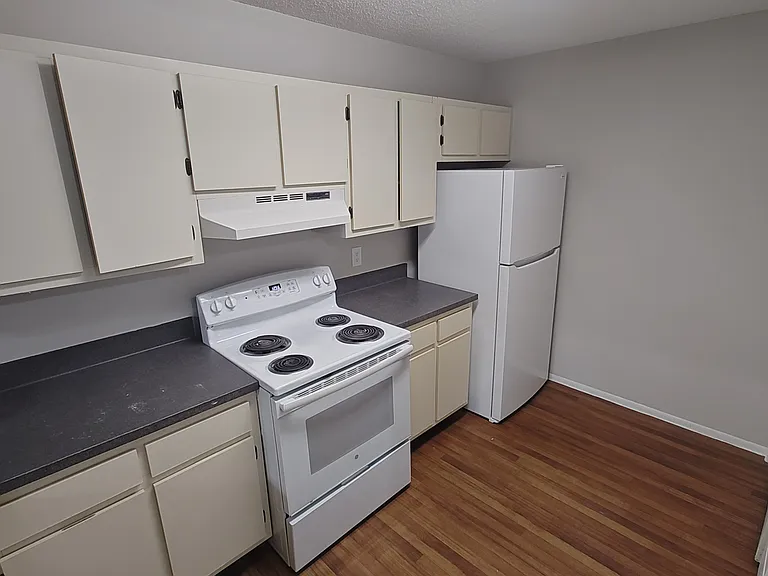 648 Kenwick Cir — Photo 8