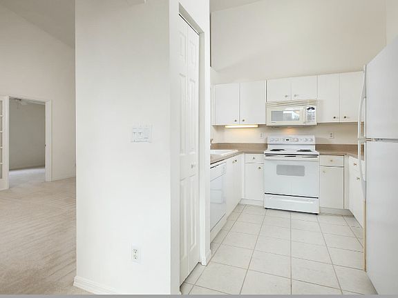 5th image of 2555 Aspen Creek Ln APT 201