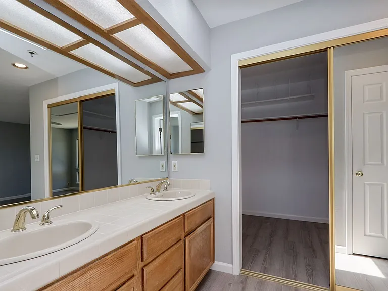 432 Portofino Dr #403 — Photo 30