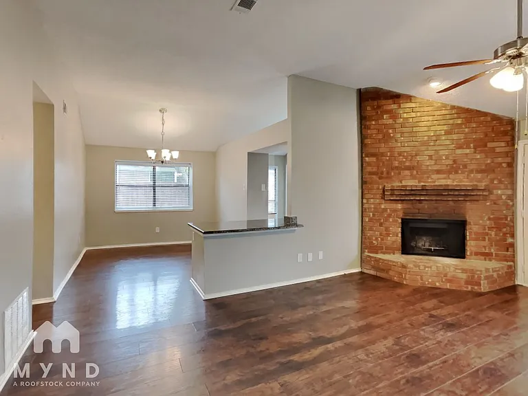 208 S Malone Rd — Photo 4