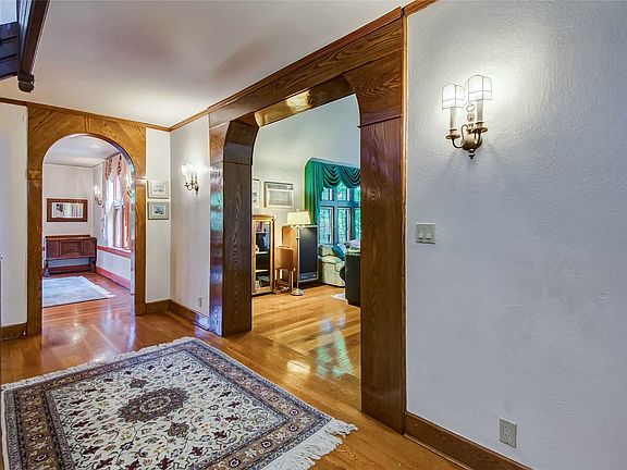 3rd image of 81 2nd St