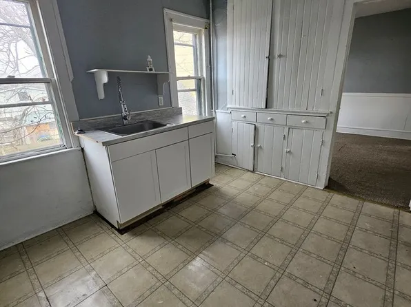 1619 Chestnut St, Erie, PA 16502