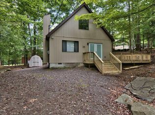 960 Goose Pond Rd, Lake Ariel, PA 18436