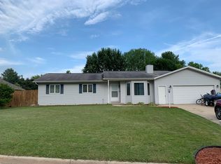 224 Forest St, Fox Lake, WI 53933