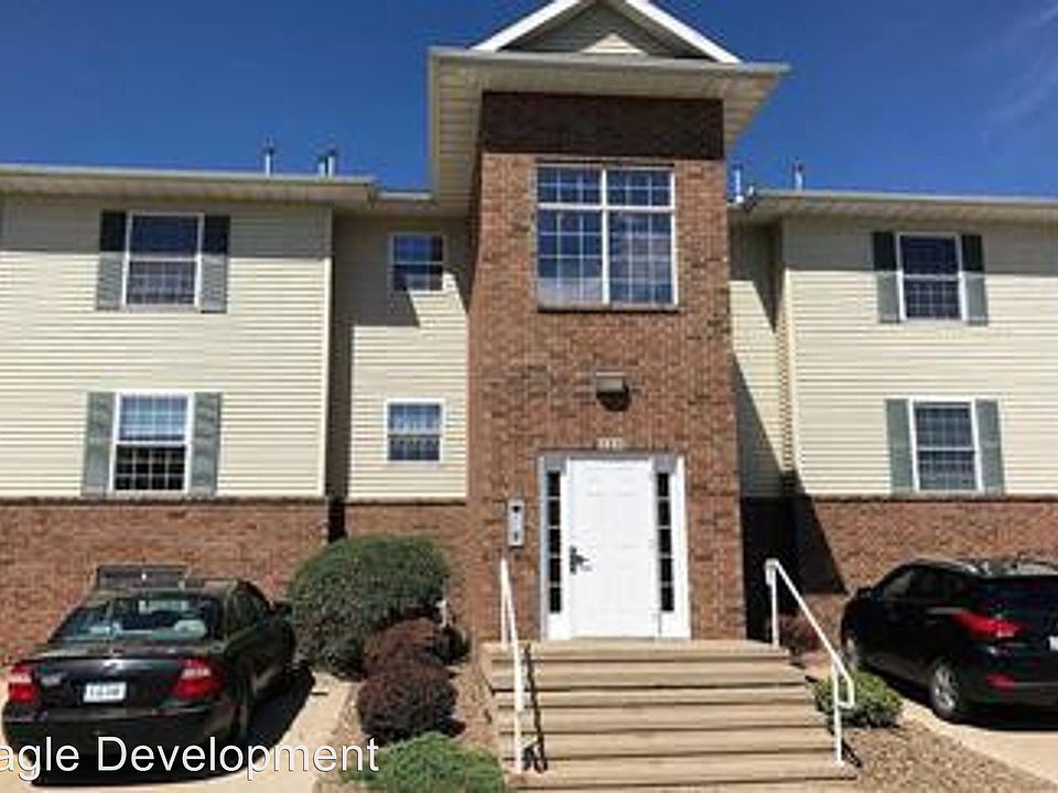 1st image of 120 Cherry Ct APT 1