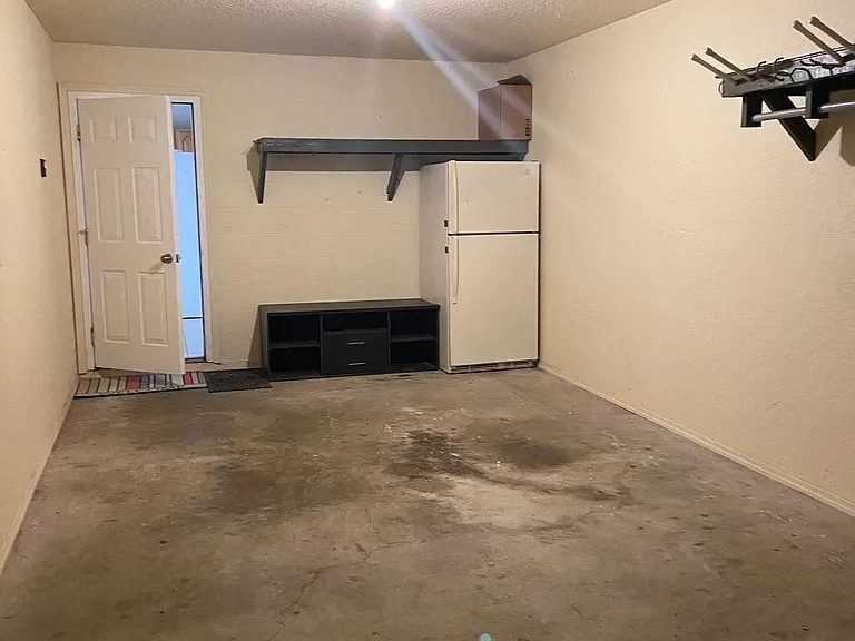 603 E 2nd Ave — Photo 34