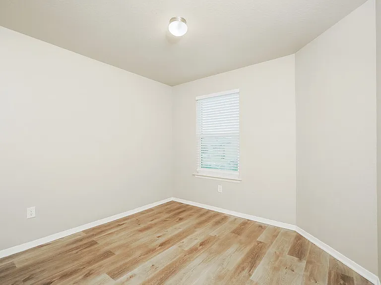 3215 Pedernales Dr — Photo 13