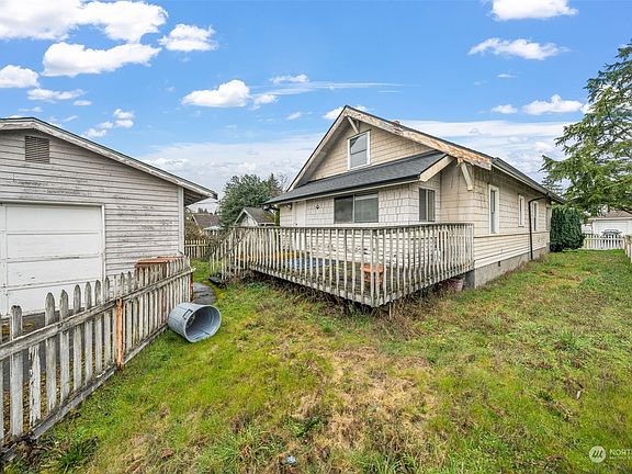 5th image of 3821 E G Street