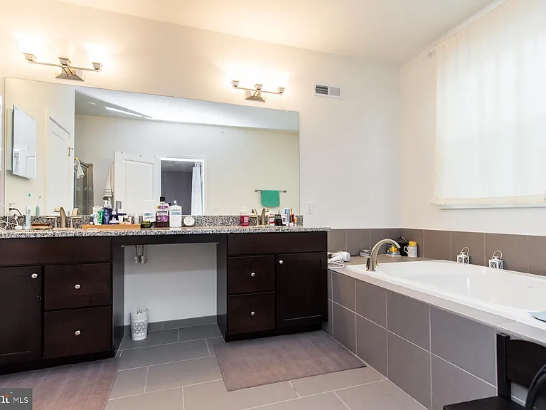 207 Brinley Ct — Photo 10