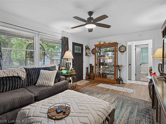 4th image of 7609 Cheryl Ln