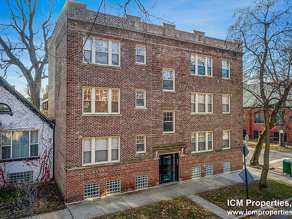 3rd image of 1849 W Cornelia Ave #1N