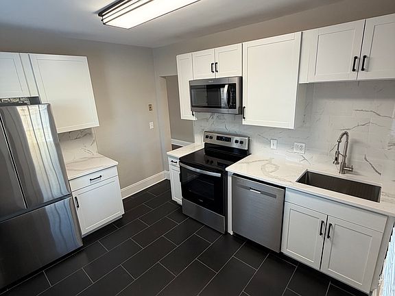 3rd image of 2544 Williams Ave APT 1