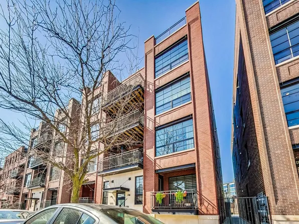 1232 N Bosworth Ave #202, Chicago, IL 60642