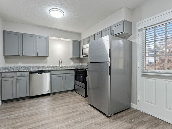 3rd image of 3001 W Wedington Dr APT 47