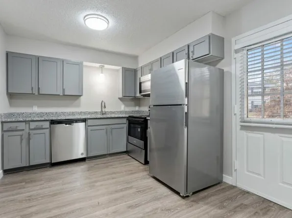 The Avenue Apartments