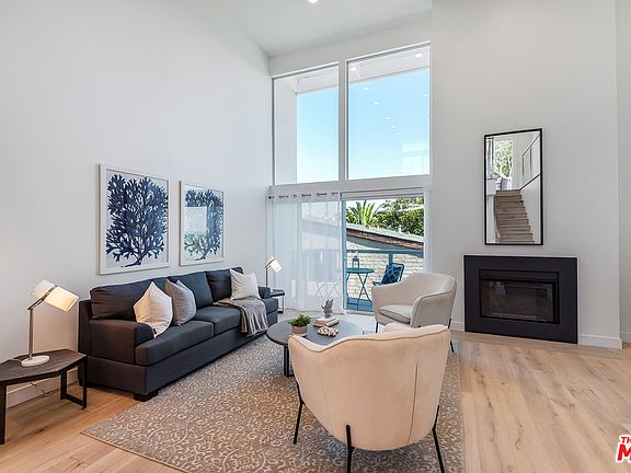3rd image of 425 Marine St APT 2