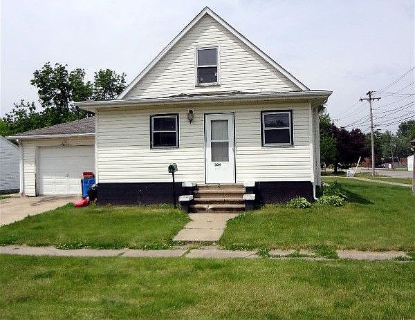 1st image of 304 W Main St