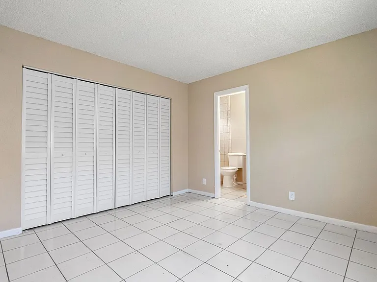 1022 NW 6th Ave — Photo 6