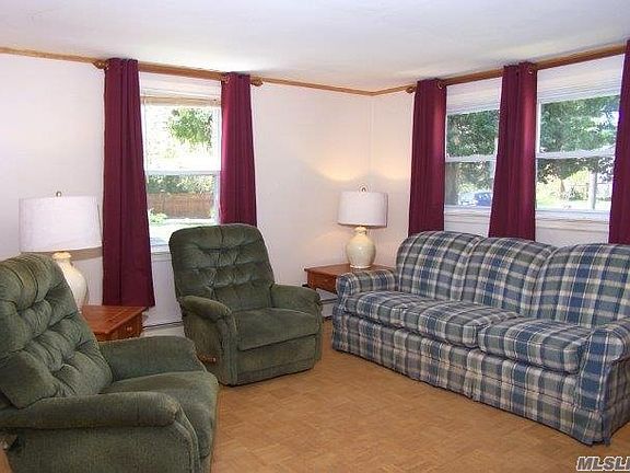 5th image of 28 Saint George Dr