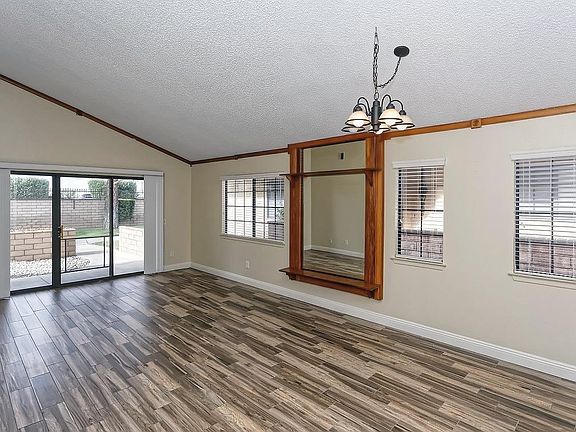 4th image of 19134 Elm Dr