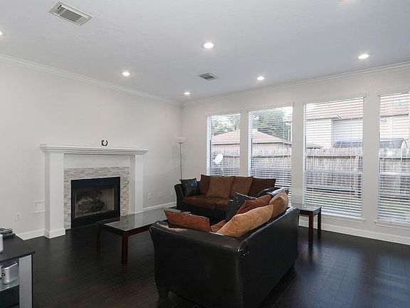 3rd image of 10614 Brookshire Ln