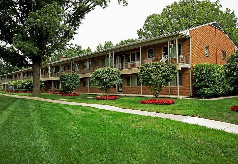 1st image of 2824 Coolidge Hwy APT 30