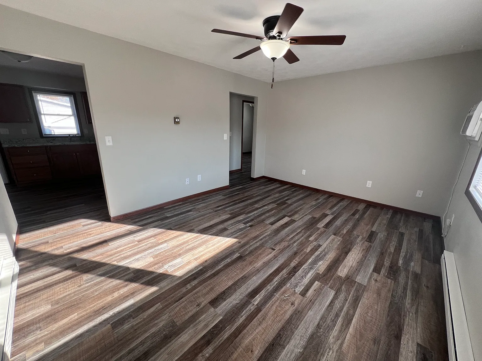 2 bed, 800 sqft, $995 — Photo 2