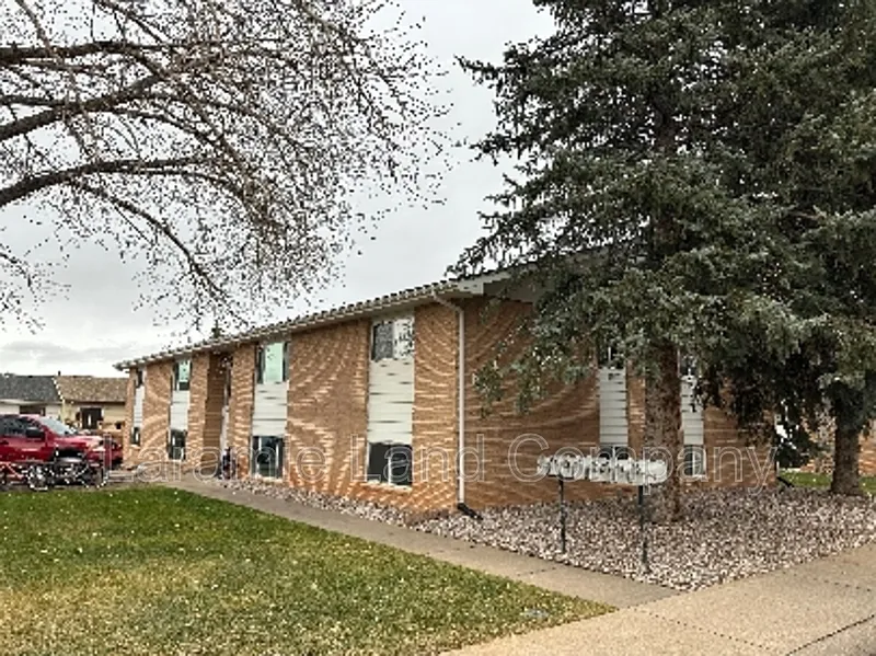 2 bed, 1.0 bath, 800 sqft, $995 — Photo 1