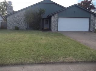 141 NE Spruce Ave, Bartlesville, OK 74006