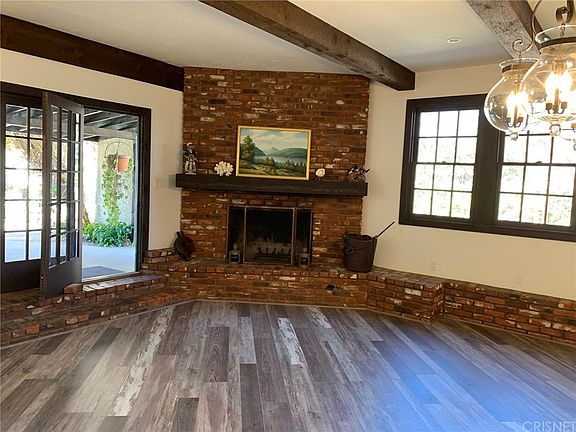 3rd image of 5821 Vanalden Ave