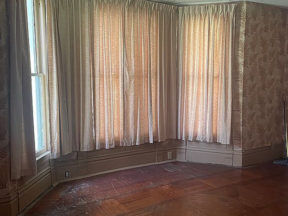 4th image of 810 Mulberry St