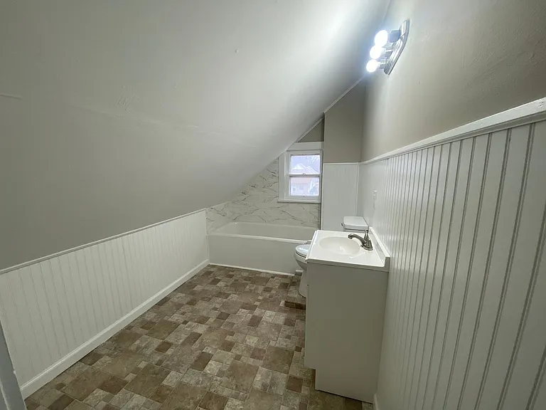717 E 12th Ave — Photo 19