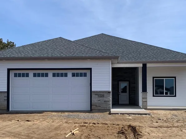 1324 Tiger Ct NE, Isanti, MN 55040