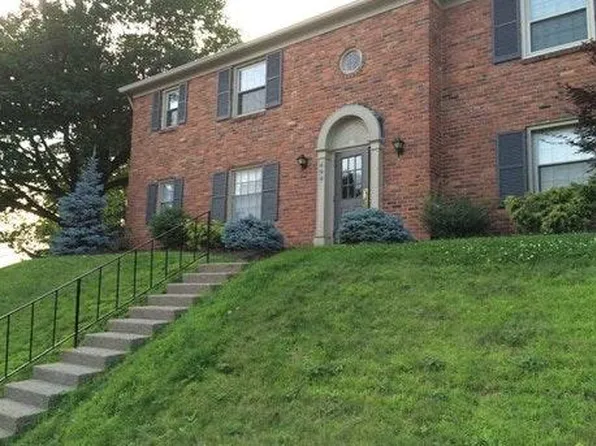 694 Robinwood Dr APT B, Pittsburgh, PA 15216