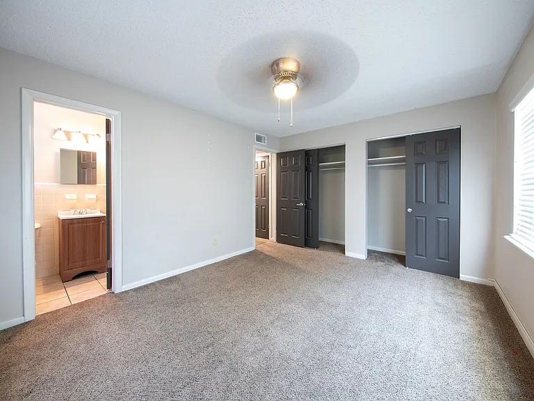Lake Silver Apartments — Photo 11