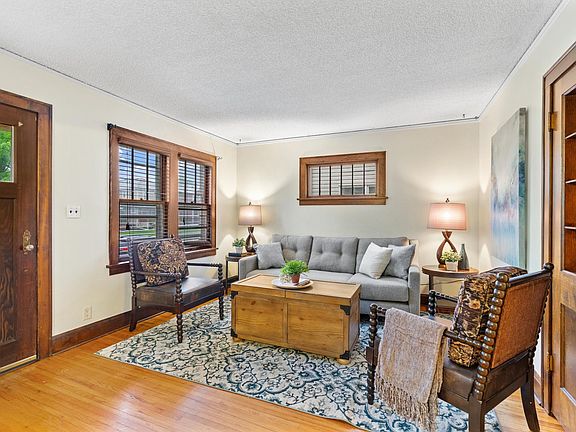 4th image of 1330 Eleanor Ave