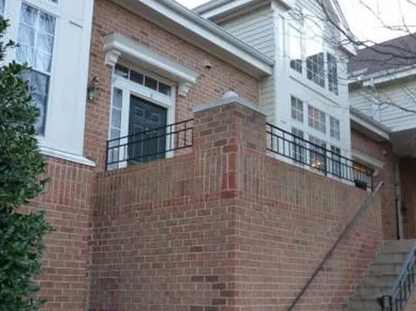 7029 Haycock Rd APT I, Falls Church, VA 22043