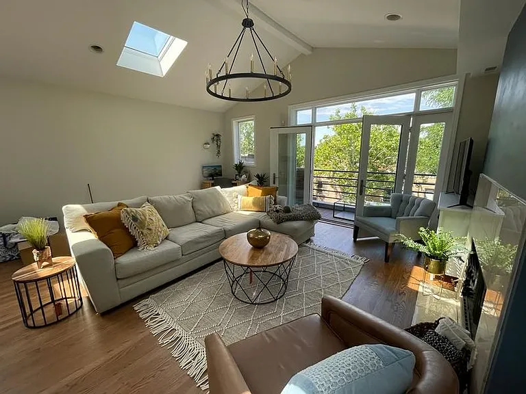 3511 N Seminary Ave #3 — Photo 4