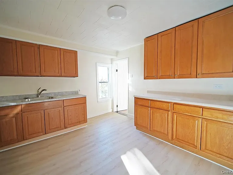 45 Linden St — Photo 4