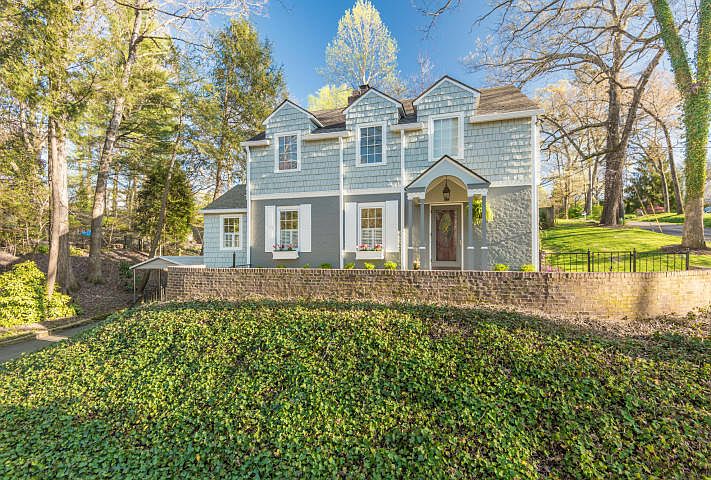 1st image of 3748 Dellwood Dr