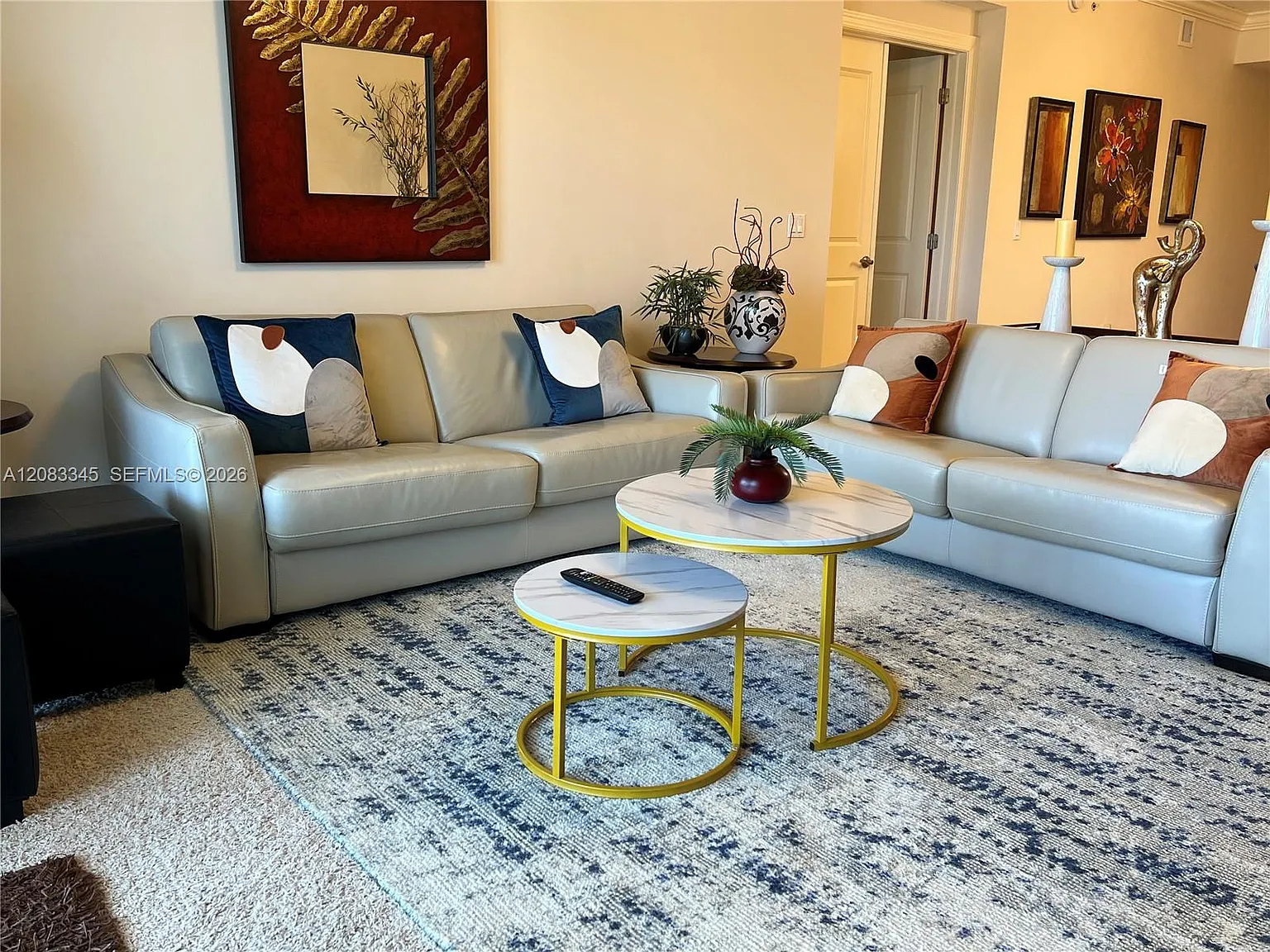 3 bed, 2.0 bath, 1776 sqft, $4,800 — Photo 2