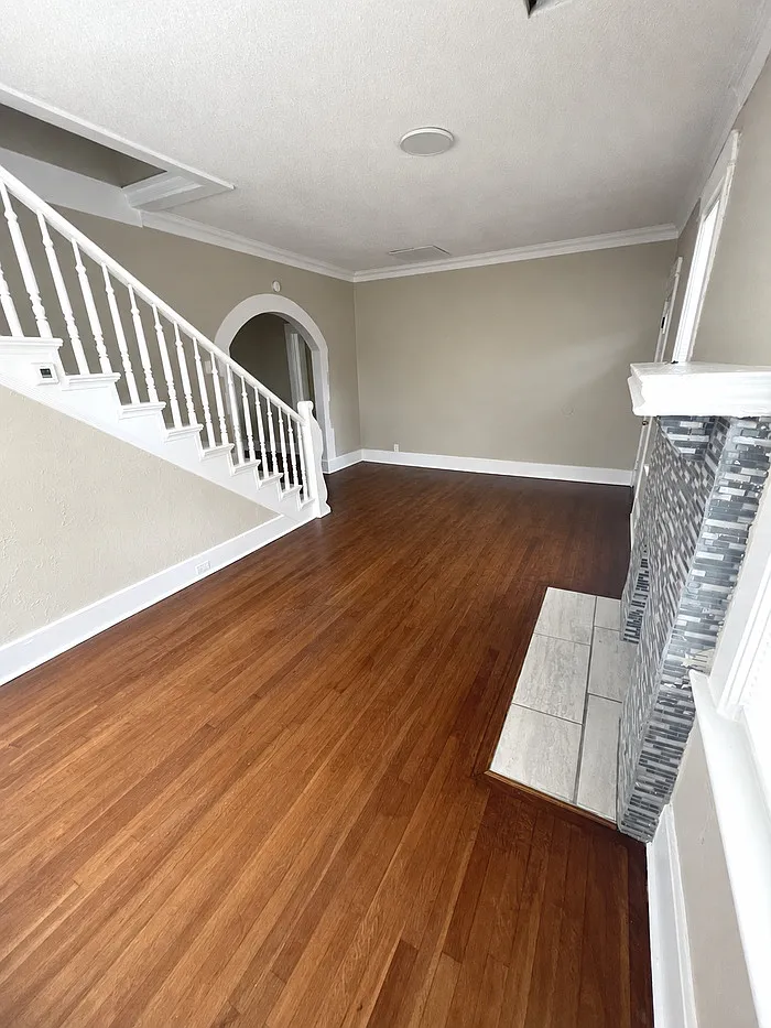 3 bed, 2.0 bath, 1800 sqft, $1,795 — Photo 3