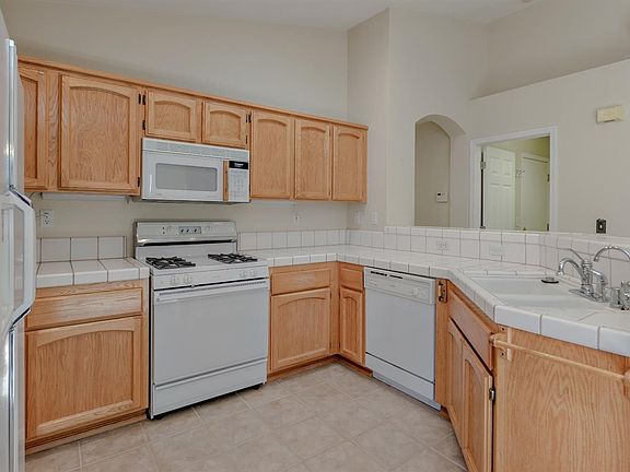 5th image of 853 Browning Cir