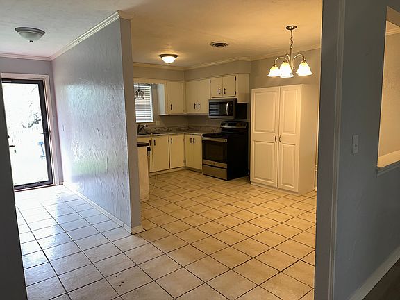 2nd image of 39 Southridge Dr